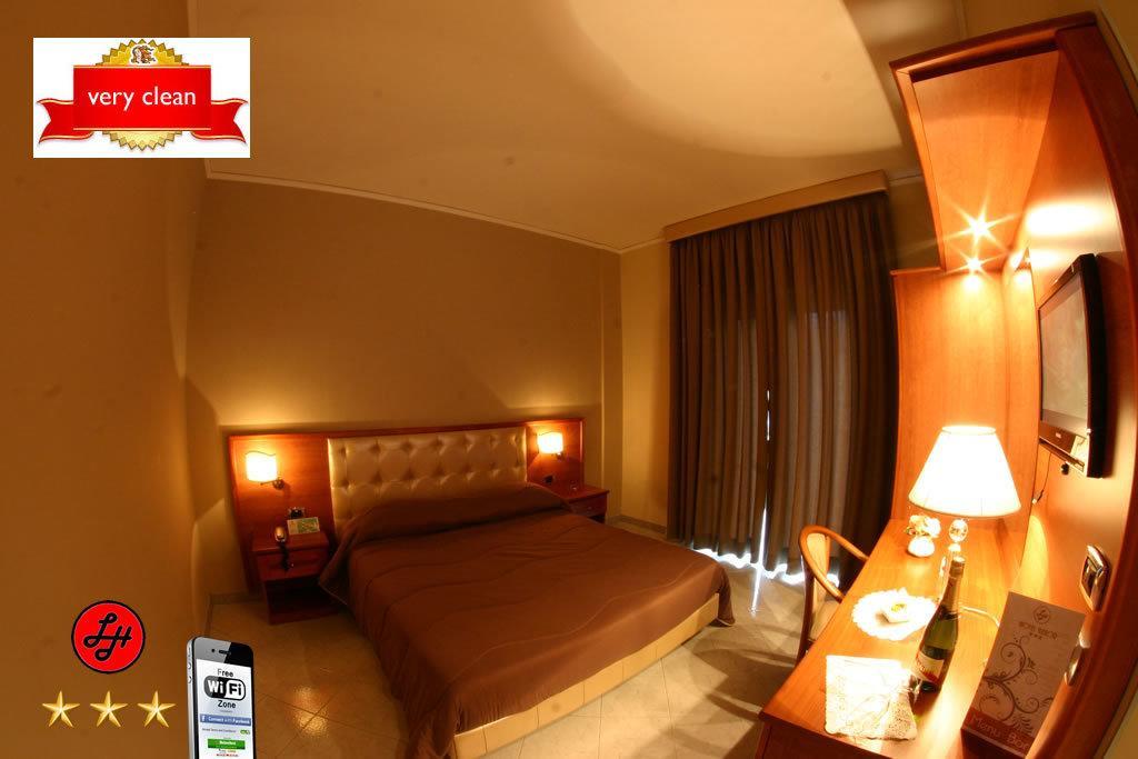 Hotel Luxor Casoria Extérieur photo