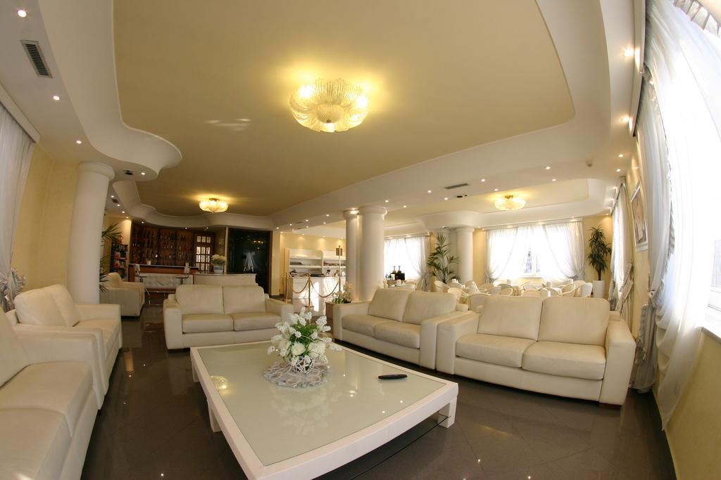 Hotel Luxor Casoria Extérieur photo