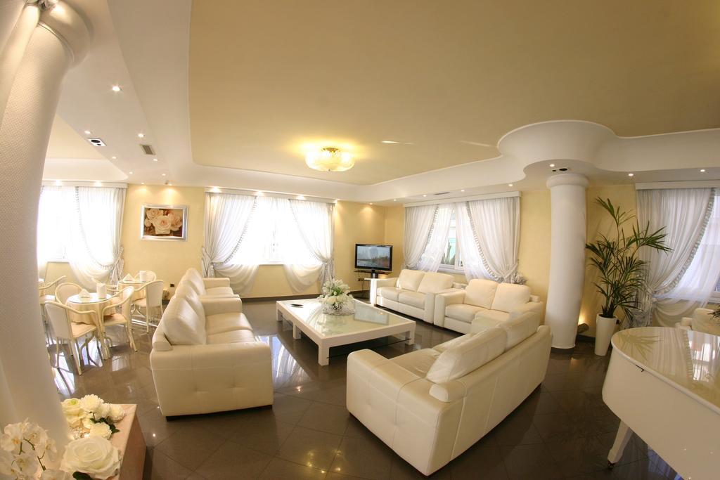 Hotel Luxor Casoria Extérieur photo