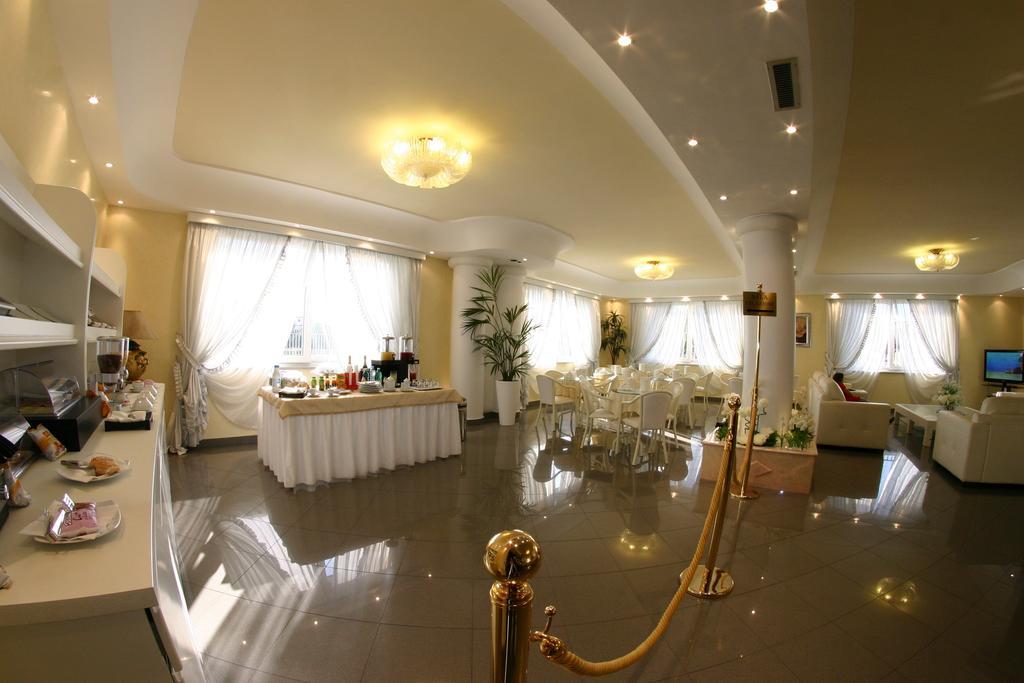 Hotel Luxor Casoria Extérieur photo