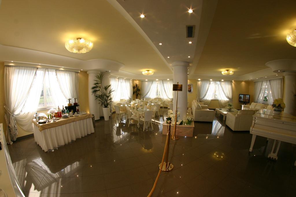 Hotel Luxor Casoria Extérieur photo