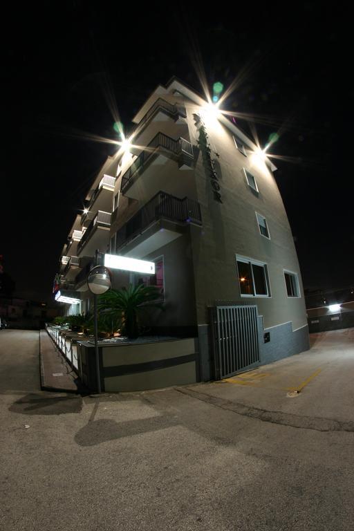 Hotel Luxor Casoria Extérieur photo