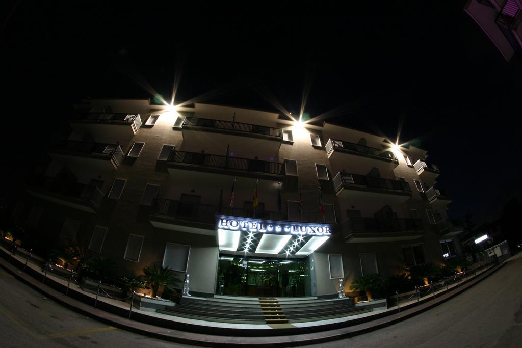 Hotel Luxor Casoria Extérieur photo