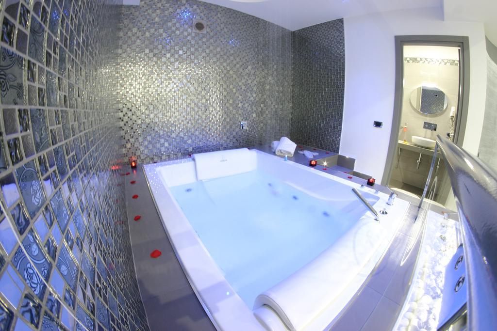 Hotel Luxor Casoria Extérieur photo